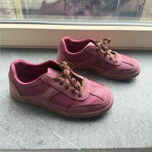 No Boundaries Burgundy Sneakers with Brown Laces 7.5